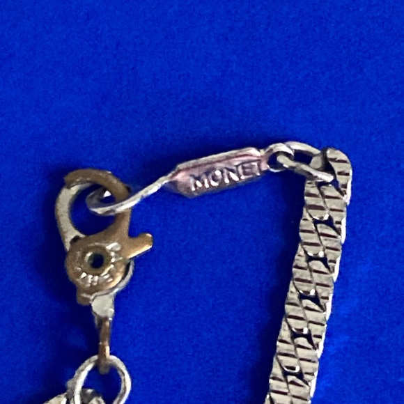 Vintage sophistication - a pair of fine bracelets by Monet! - Picture 5 of 6